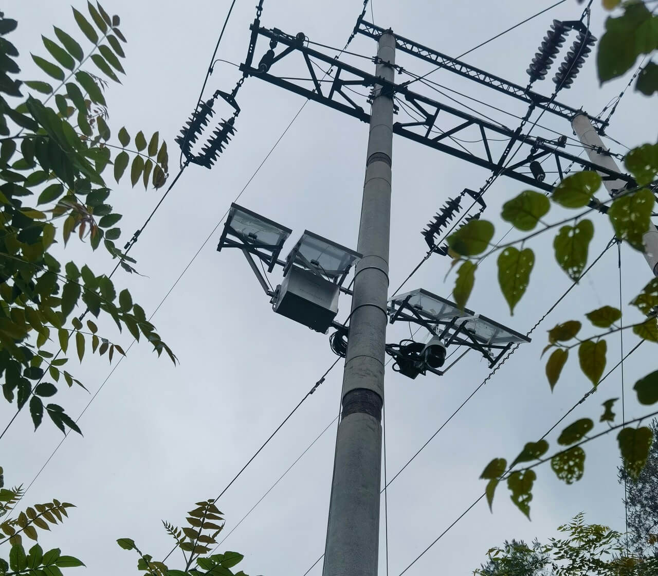 輸電線路紅外熱成像山火預(yù)警裝置，戈壁林區(qū)的 “火情哨兵”