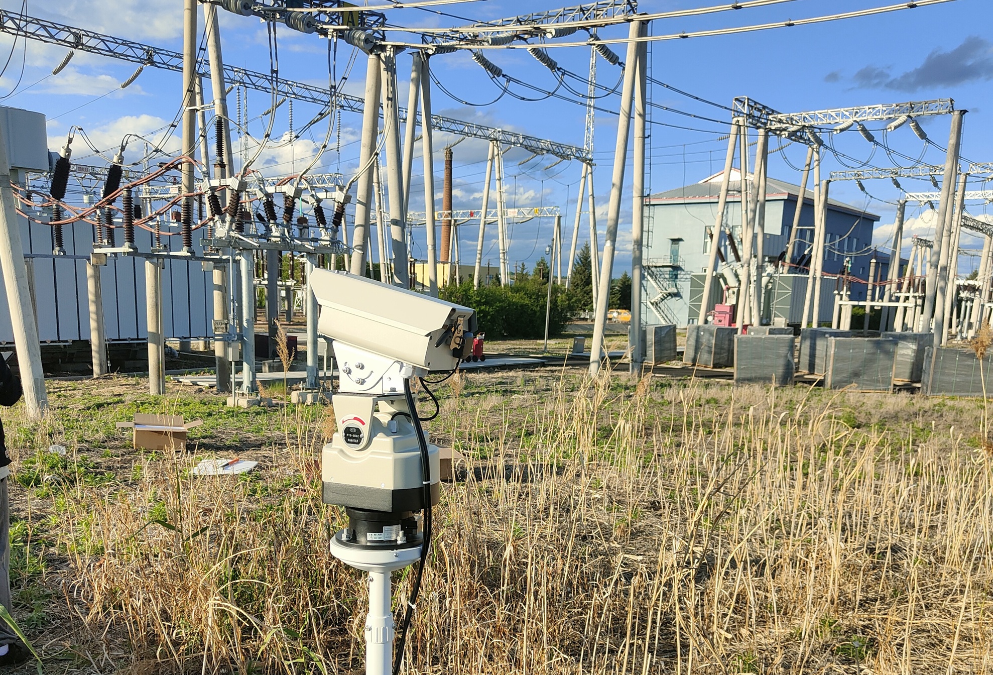 變電站電力激光驅(qū)鳥設(shè)備.jpg